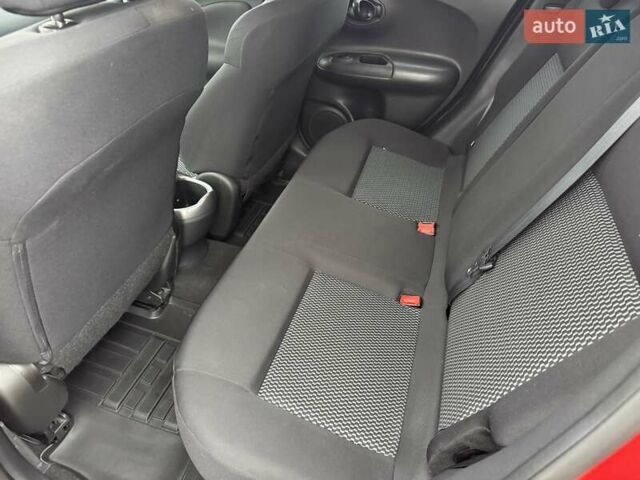 Красный Ниссан Жук, объемом двигателя 1.6 л и пробегом 40 тыс. км за 14700 $, фото 12 на Automoto.ua