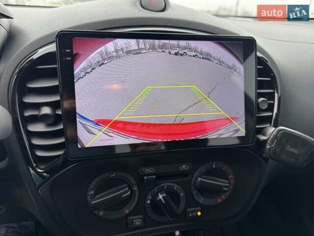 Красный Ниссан Жук, объемом двигателя 1.6 л и пробегом 40 тыс. км за 14700 $, фото 10 на Automoto.ua