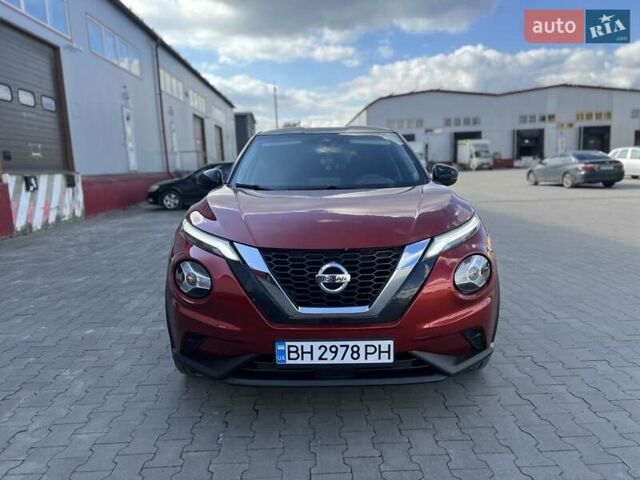 Красный Ниссан Жук, объемом двигателя 1 л и пробегом 44 тыс. км за 19500 $, фото 3 на Automoto.ua