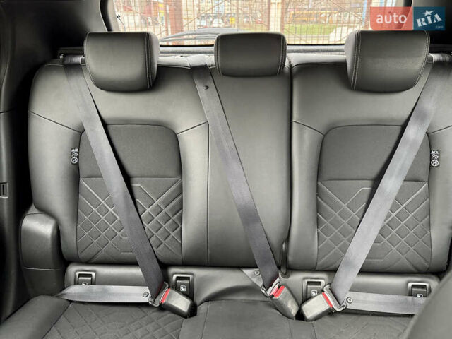 Красный Ниссан Жук, объемом двигателя 1 л и пробегом 49 тыс. км за 20000 $, фото 22 на Automoto.ua