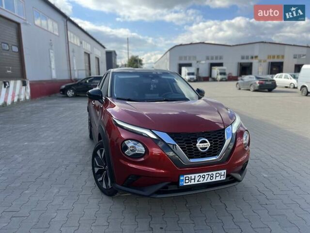 Красный Ниссан Жук, объемом двигателя 1 л и пробегом 44 тыс. км за 19500 $, фото 2 на Automoto.ua