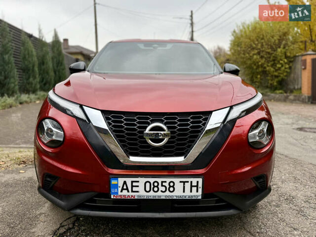 Красный Ниссан Жук, объемом двигателя 1 л и пробегом 15 тыс. км за 19499 $, фото 2 на Automoto.ua