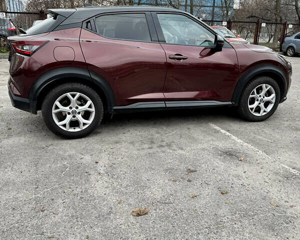 Красный Ниссан Жук, объемом двигателя 1 л и пробегом 49 тыс. км за 20000 $, фото 9 на Automoto.ua