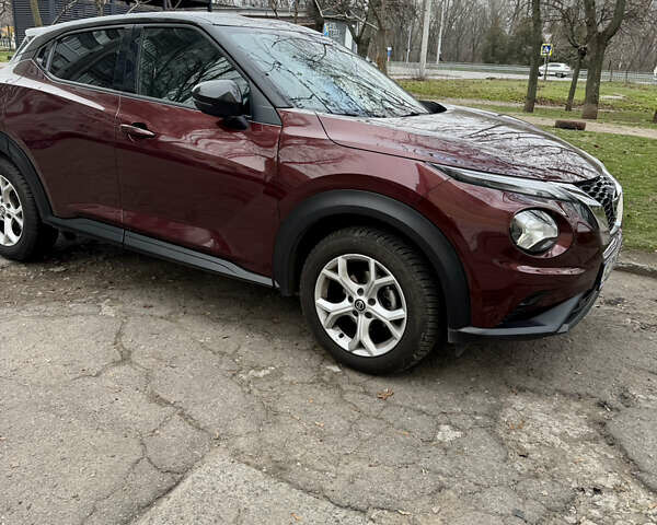 Красный Ниссан Жук, объемом двигателя 1 л и пробегом 49 тыс. км за 20000 $, фото 4 на Automoto.ua