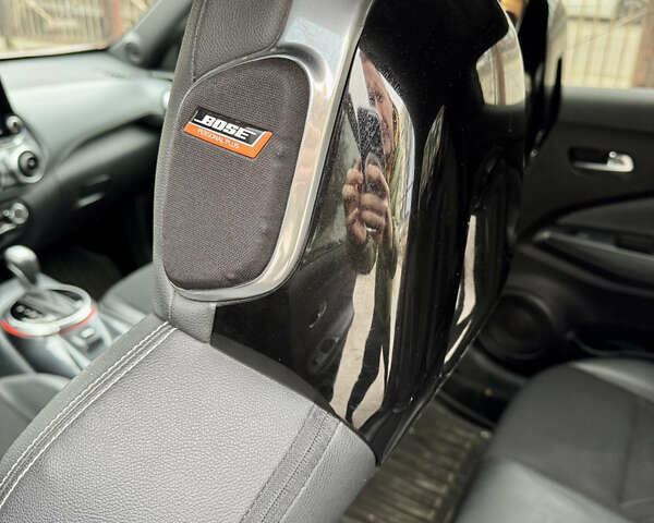 Красный Ниссан Жук, объемом двигателя 1 л и пробегом 49 тыс. км за 20000 $, фото 15 на Automoto.ua