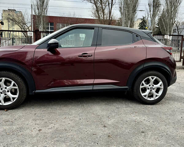 Красный Ниссан Жук, объемом двигателя 1 л и пробегом 49 тыс. км за 20000 $, фото 8 на Automoto.ua