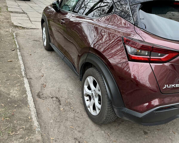 Красный Ниссан Жук, объемом двигателя 1 л и пробегом 49 тыс. км за 20000 $, фото 7 на Automoto.ua