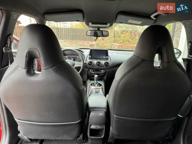 Красный Ниссан Жук, объемом двигателя 1 л и пробегом 46 тыс. км за 19900 $, фото 8 на Automoto.ua