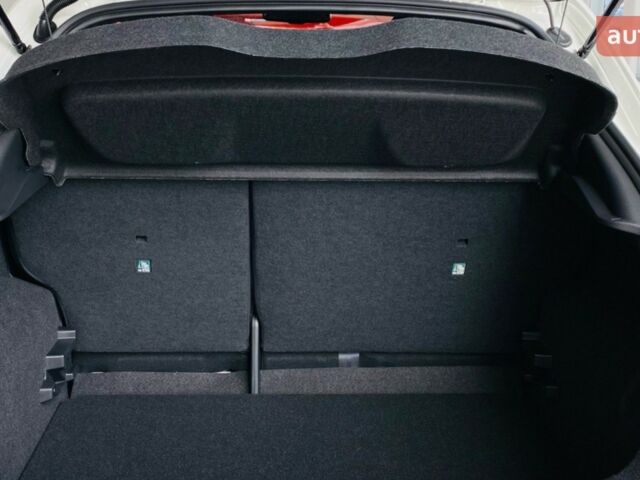 Ніссан Жук, об'ємом двигуна 1 л та пробігом 0 тис. км за 27171 $, фото 11 на Automoto.ua