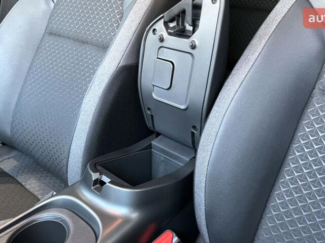 Ниссан Жук, объемом двигателя 1 л и пробегом 0 тыс. км за 27435 $, фото 29 на Automoto.ua