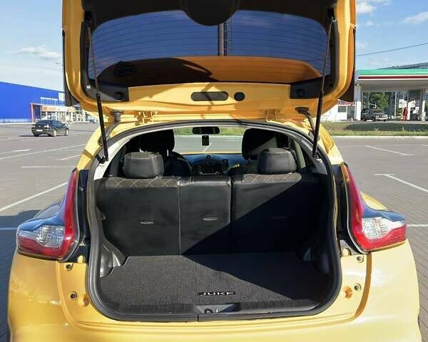 Желтый Ниссан Жук, объемом двигателя 1.6 л и пробегом 130 тыс. км за 9500 $, фото 3 на Automoto.ua