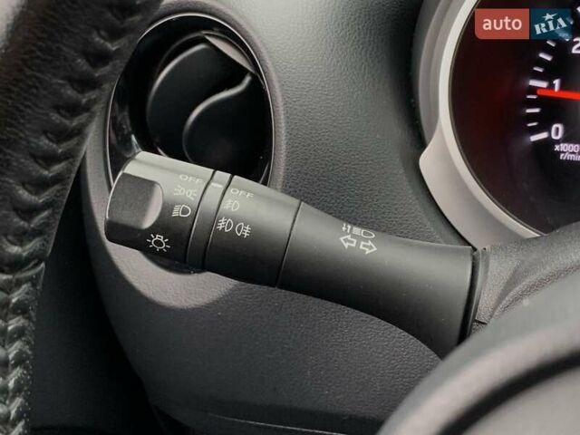 Жовтий Ніссан Жук, об'ємом двигуна 1.6 л та пробігом 100 тис. км за 12499 $, фото 48 на Automoto.ua