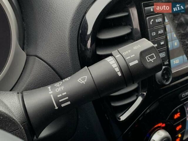 Жовтий Ніссан Жук, об'ємом двигуна 1.6 л та пробігом 100 тис. км за 12499 $, фото 49 на Automoto.ua