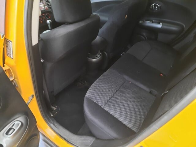 Желтый Ниссан Жук, объемом двигателя 1.6 л и пробегом 125 тыс. км за 9700 $, фото 16 на Automoto.ua