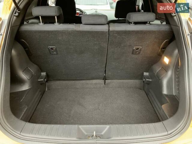 Жовтий Ніссан Жук, об'ємом двигуна 1.6 л та пробігом 100 тис. км за 12499 $, фото 32 на Automoto.ua