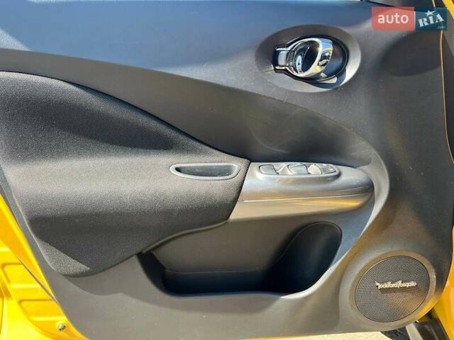 Жовтий Ніссан Жук, об'ємом двигуна 1.6 л та пробігом 141 тис. км за 14500 $, фото 13 на Automoto.ua