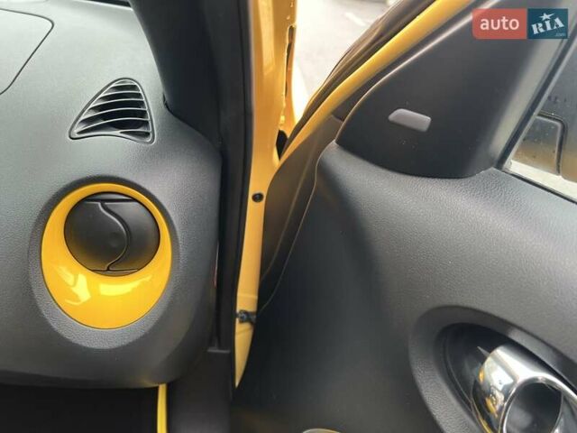 Желтый Ниссан Жук, объемом двигателя 1.6 л и пробегом 51 тыс. км за 13900 $, фото 39 на Automoto.ua