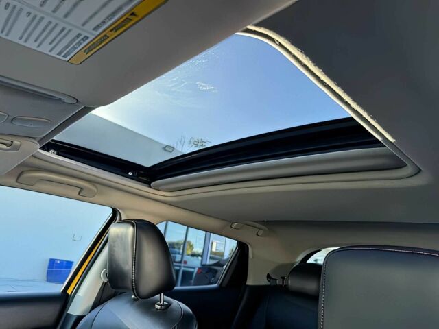 Желтый Ниссан Жук, объемом двигателя 1.6 л и пробегом 78 тыс. км за 8540 $, фото 11 на Automoto.ua