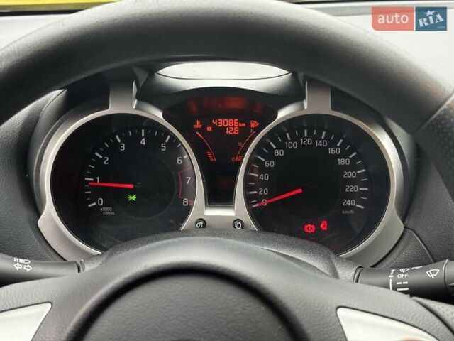 Желтый Ниссан Жук, объемом двигателя 1.6 л и пробегом 43 тыс. км за 12790 $, фото 10 на Automoto.ua