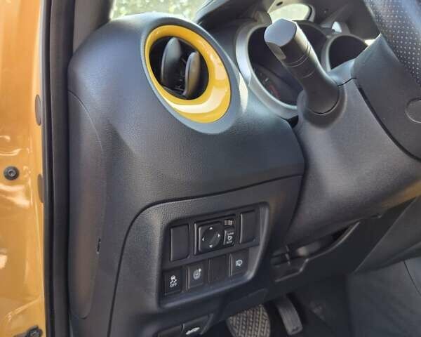 Жовтий Ніссан Жук, об'ємом двигуна 1.6 л та пробігом 22 тис. км за 16199 $, фото 28 на Automoto.ua