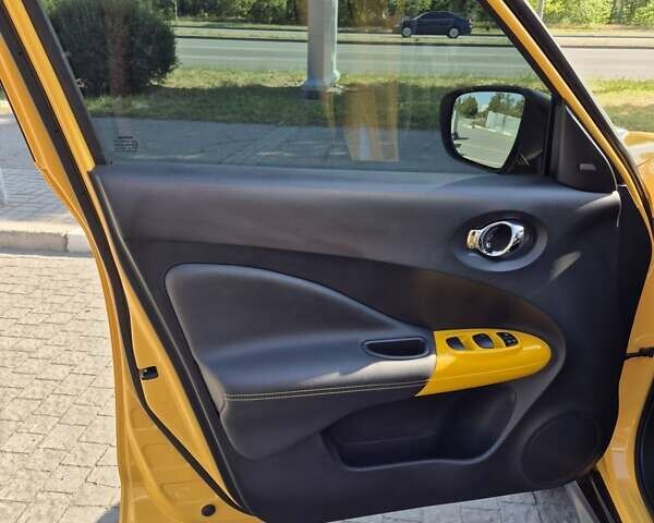 Жовтий Ніссан Жук, об'ємом двигуна 1.6 л та пробігом 22 тис. км за 16199 $, фото 27 на Automoto.ua