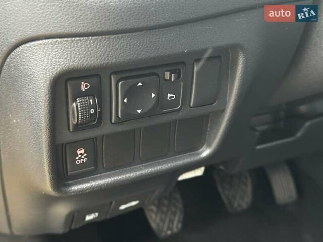 Желтый Ниссан Жук, объемом двигателя 1.6 л и пробегом 43 тыс. км за 12790 $, фото 14 на Automoto.ua