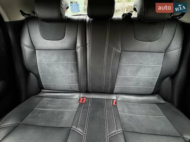 Желтый Ниссан Жук, объемом двигателя 1.6 л и пробегом 43 тыс. км за 12790 $, фото 11 на Automoto.ua