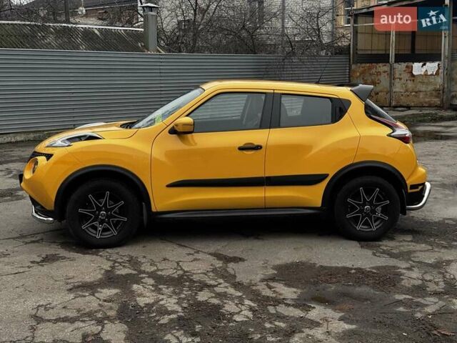 Желтый Ниссан Жук, объемом двигателя 1.6 л и пробегом 43 тыс. км за 12790 $, фото 1 на Automoto.ua