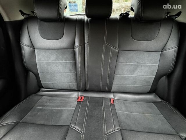 Желтый Ниссан Жук, объемом двигателя 1.6 л и пробегом 43 тыс. км за 12790 $, фото 16 на Automoto.ua