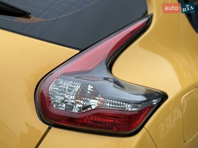 Желтый Ниссан Жук, объемом двигателя 1.6 л и пробегом 118 тыс. км за 11900 $, фото 19 на Automoto.ua