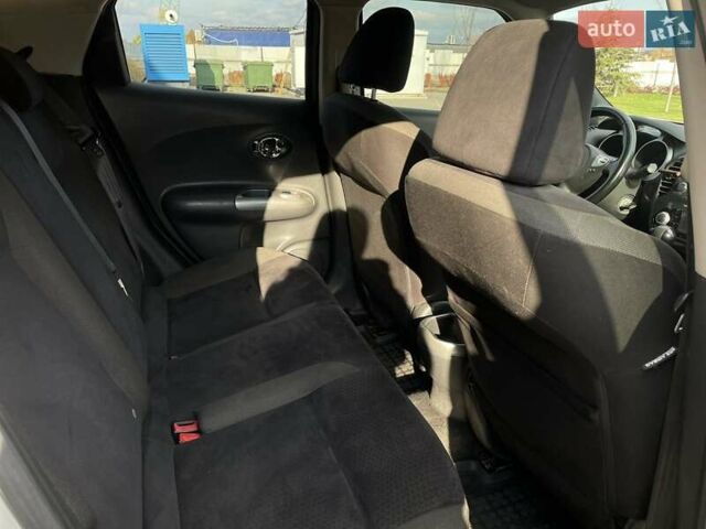 Сірий Ніссан Жук, об'ємом двигуна 1.6 л та пробігом 160 тис. км за 9600 $, фото 16 на Automoto.ua