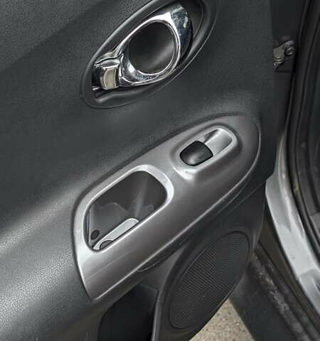 Серый Ниссан Жук, объемом двигателя 1.6 л и пробегом 110 тыс. км за 7499 $, фото 16 на Automoto.ua