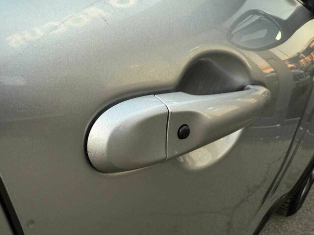 Серый Ниссан Жук, объемом двигателя 0 л и пробегом 169 тыс. км за 8490 $, фото 7 на Automoto.ua