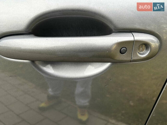 Сірий Ніссан Жук, об'ємом двигуна 1.5 л та пробігом 206 тис. км за 8500 $, фото 16 на Automoto.ua
