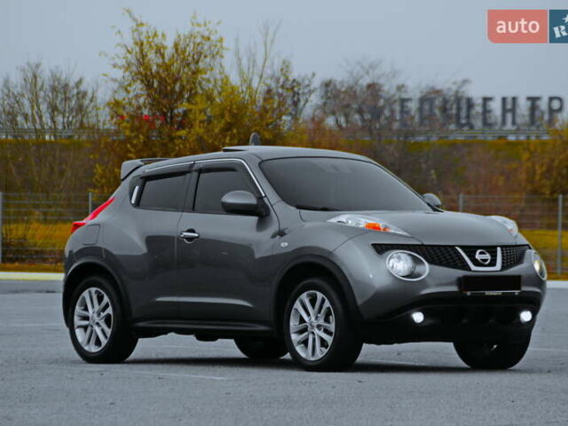 Серый Ниссан Жук, объемом двигателя 1.6 л и пробегом 52 тыс. км за 11700 $, фото 2 на Automoto.ua