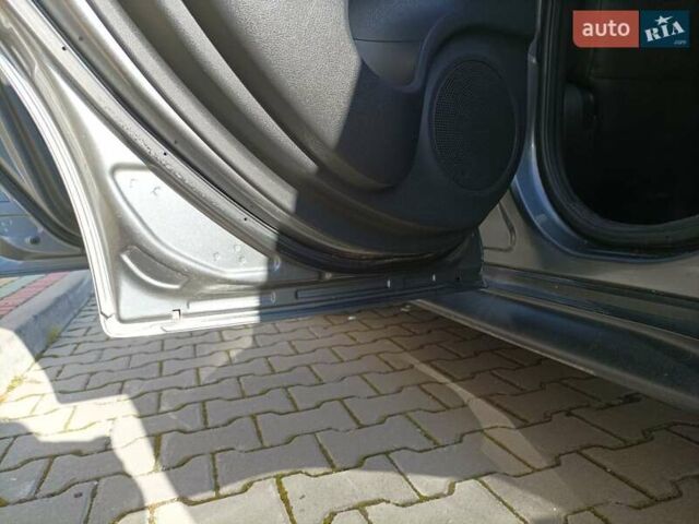 Серый Ниссан Жук, объемом двигателя 1.6 л и пробегом 122 тыс. км за 7600 $, фото 8 на Automoto.ua