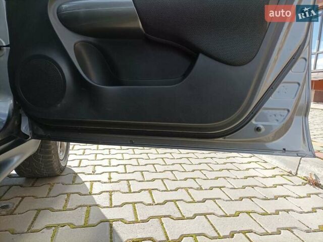 Серый Ниссан Жук, объемом двигателя 1.6 л и пробегом 122 тыс. км за 7600 $, фото 12 на Automoto.ua