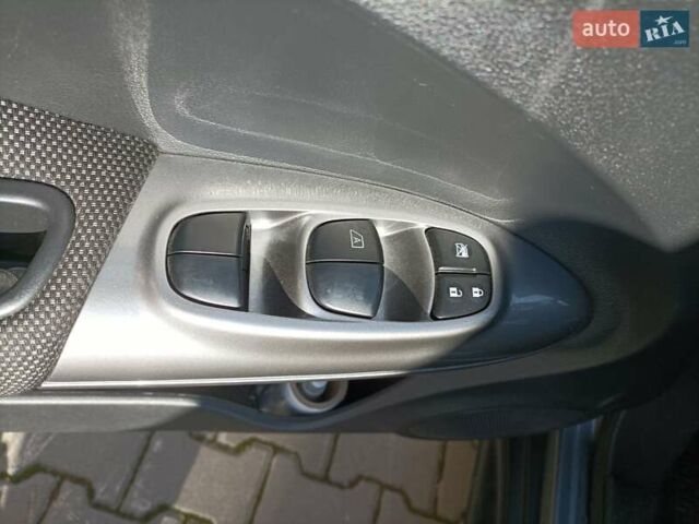 Серый Ниссан Жук, объемом двигателя 1.6 л и пробегом 122 тыс. км за 7600 $, фото 17 на Automoto.ua