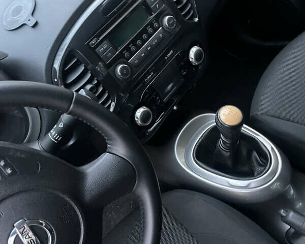 Серый Ниссан Жук, объемом двигателя 1.5 л и пробегом 205 тыс. км за 9700 $, фото 8 на Automoto.ua