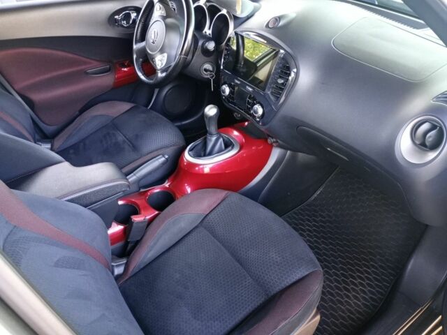 Серый Ниссан Жук, объемом двигателя 1.6 л и пробегом 106 тыс. км за 12300 $, фото 1 на Automoto.ua