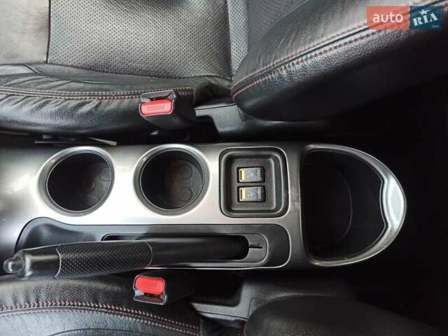 Серый Ниссан Жук, объемом двигателя 1.5 л и пробегом 204 тыс. км за 7999 $, фото 27 на Automoto.ua