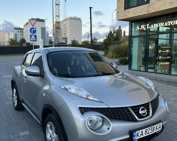 Серый Ниссан Жук, объемом двигателя 1.6 л и пробегом 182 тыс. км за 9300 $, фото 1 на Automoto.ua