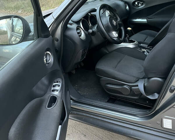 Серый Ниссан Жук, объемом двигателя 1.5 л и пробегом 205 тыс. км за 9700 $, фото 5 на Automoto.ua