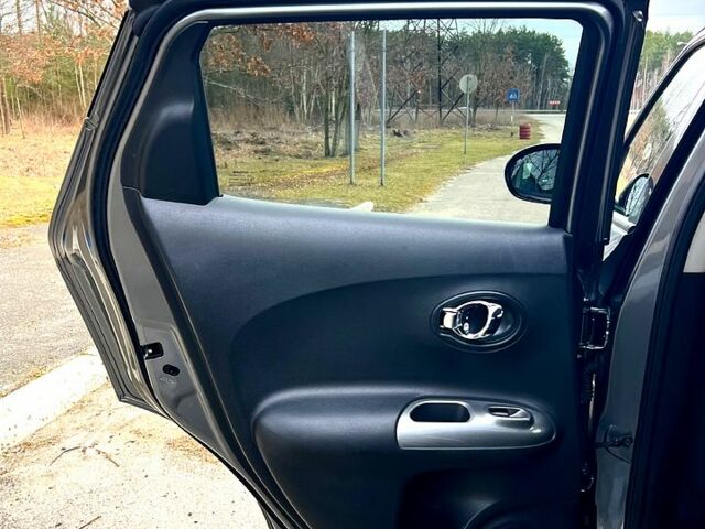 Серый Ниссан Жук, объемом двигателя 1.6 л и пробегом 105 тыс. км за 9999 $, фото 9 на Automoto.ua