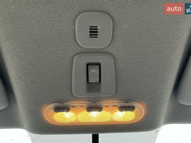 Серый Ниссан Жук, объемом двигателя 1.62 л и пробегом 154 тыс. км за 10000 $, фото 22 на Automoto.ua