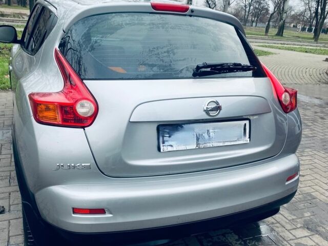 Серый Ниссан Жук, объемом двигателя 1.6 л и пробегом 150 тыс. км за 9400 $, фото 7 на Automoto.ua