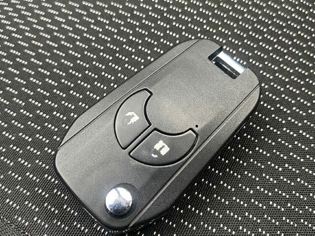 Серый Ниссан Жук, объемом двигателя 1.6 л и пробегом 139 тыс. км за 8900 $, фото 1 на Automoto.ua