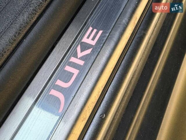 Сірий Ніссан Жук, об'ємом двигуна 1.6 л та пробігом 72 тис. км за 10400 $, фото 31 на Automoto.ua