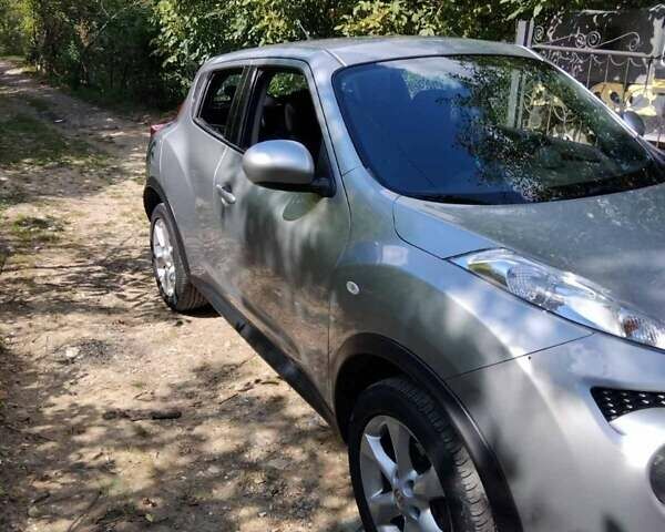 Сірий Ніссан Жук, об'ємом двигуна 1.6 л та пробігом 95 тис. км за 10600 $, фото 1 на Automoto.ua