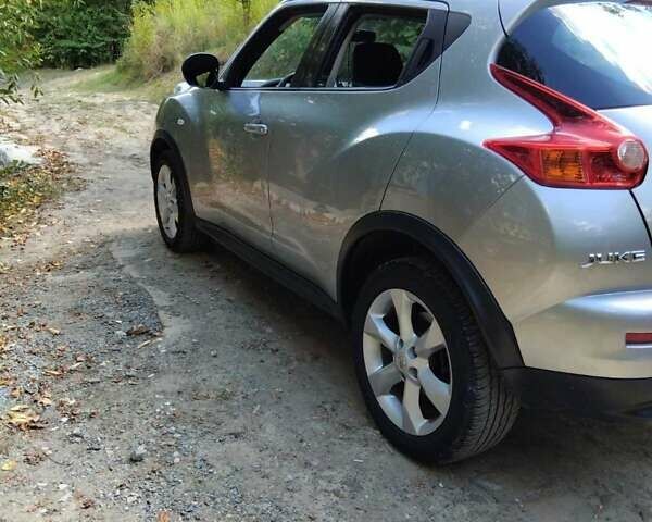 Сірий Ніссан Жук, об'ємом двигуна 1.6 л та пробігом 95 тис. км за 10600 $, фото 3 на Automoto.ua